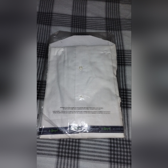 Men's Haspel  Brand Dress Shirt - Picture 3 of 4